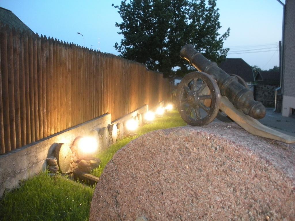 Arsenal Otel Daugavpils Dış mekan fotoğraf