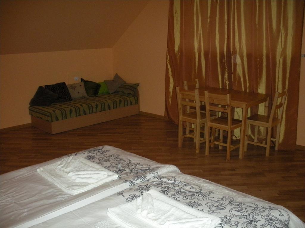 Arsenal Otel Daugavpils Oda fotoğraf